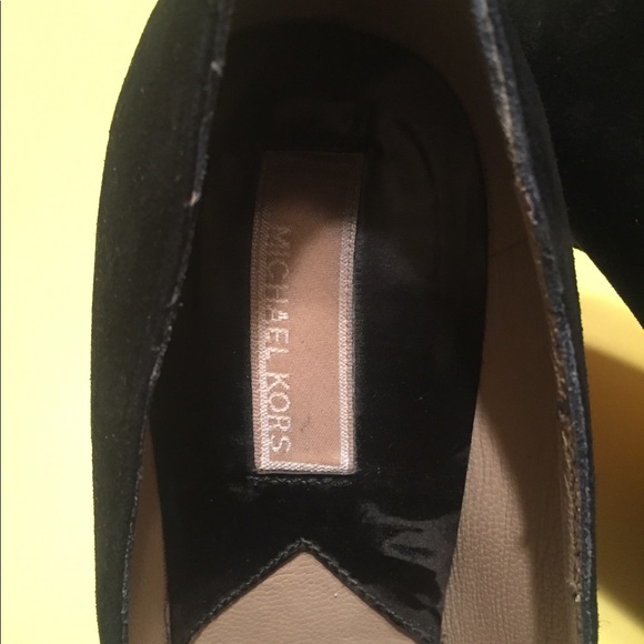 Michael Kors size 7 suede heels - Picture 3 of 7